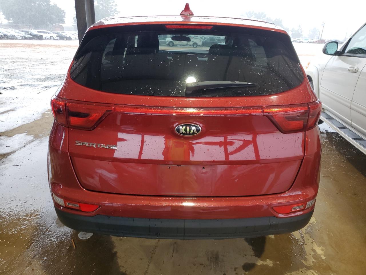 KNDPMCACXJ7312073 2018 Kia Sportage Lx