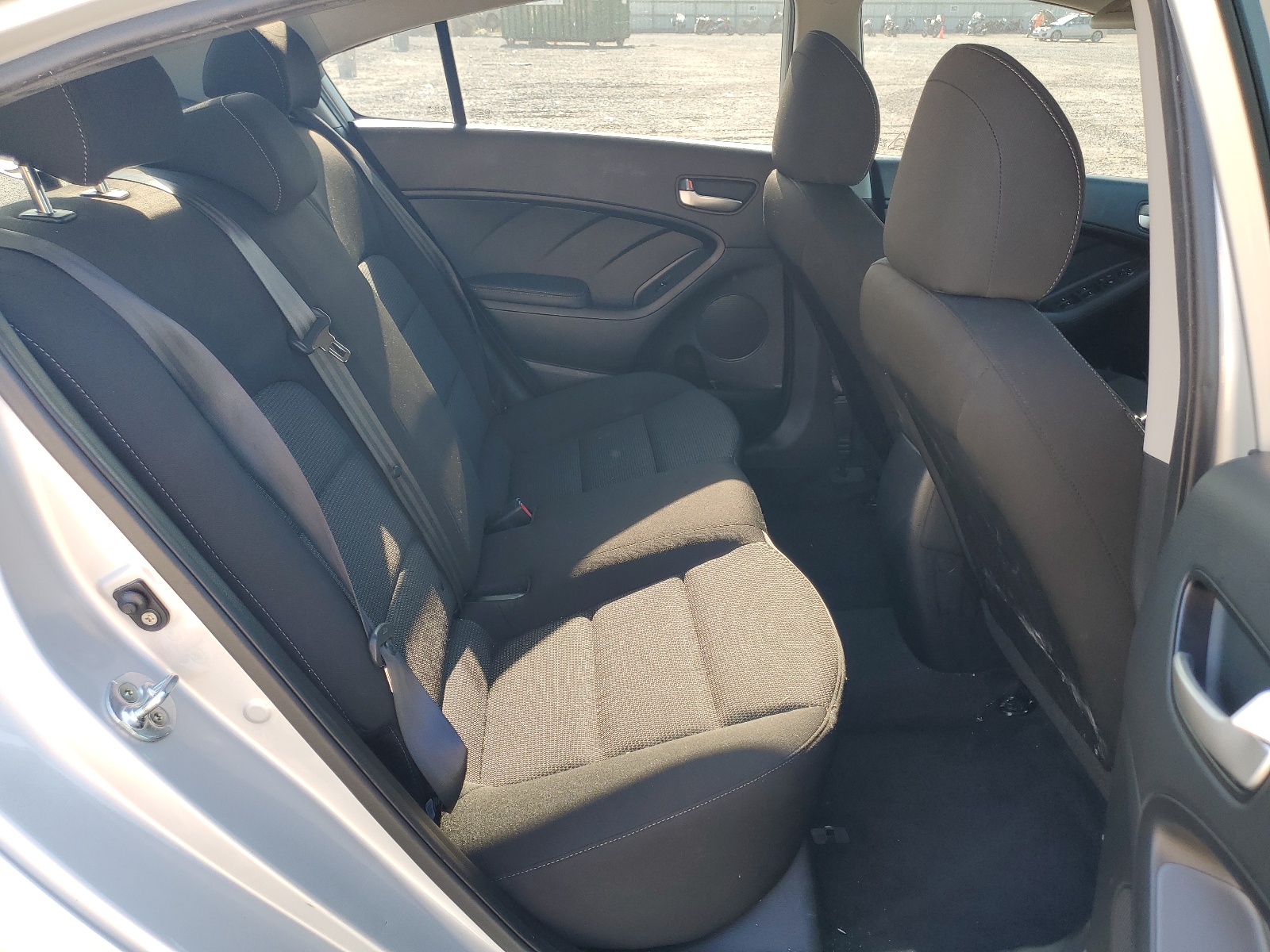 3KPFK4A76HE071021 2017 Kia Forte Lx