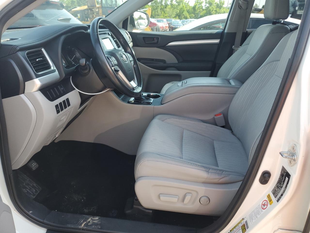 2015 Toyota Highlander Le VIN: 5TDBKRFH2FS160083 Lot: 63355104