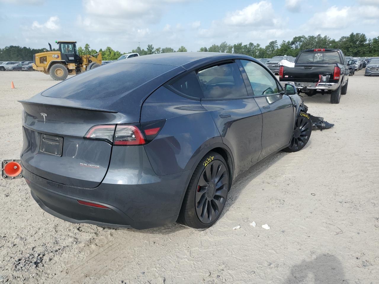 7SAYGDEF4PF761003 Tesla Model Y  3