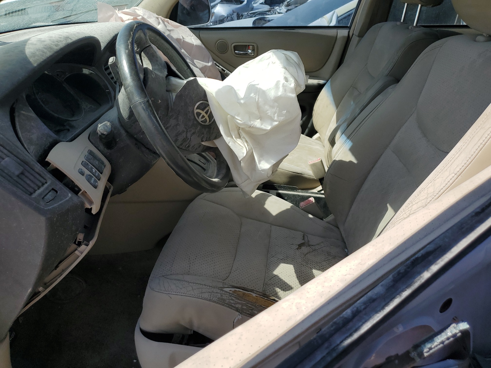 JTEHF21A410003887 2001 Toyota Highlander