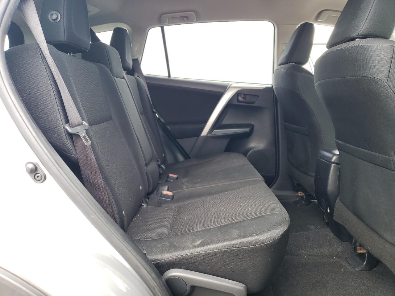 2018 Toyota Rav4 Le VIN: JTMBFREV1JJ192282 Lot: 63997754