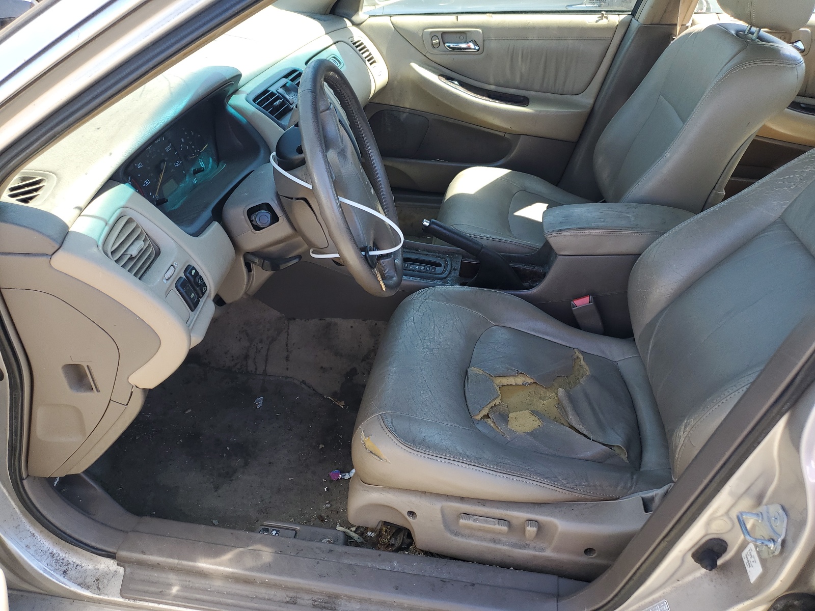 1HGCG1654XA041156 1999 Honda Accord Ex