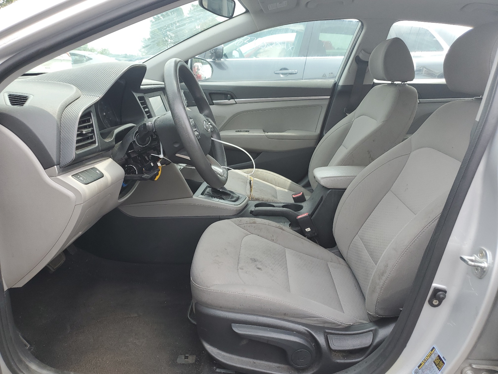 2019 Hyundai Elantra Se vin: KMHD74LF4KU888201