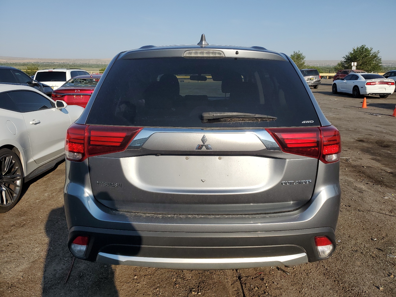 JA4AZ2A38HZ013143 2017 Mitsubishi Outlander Es