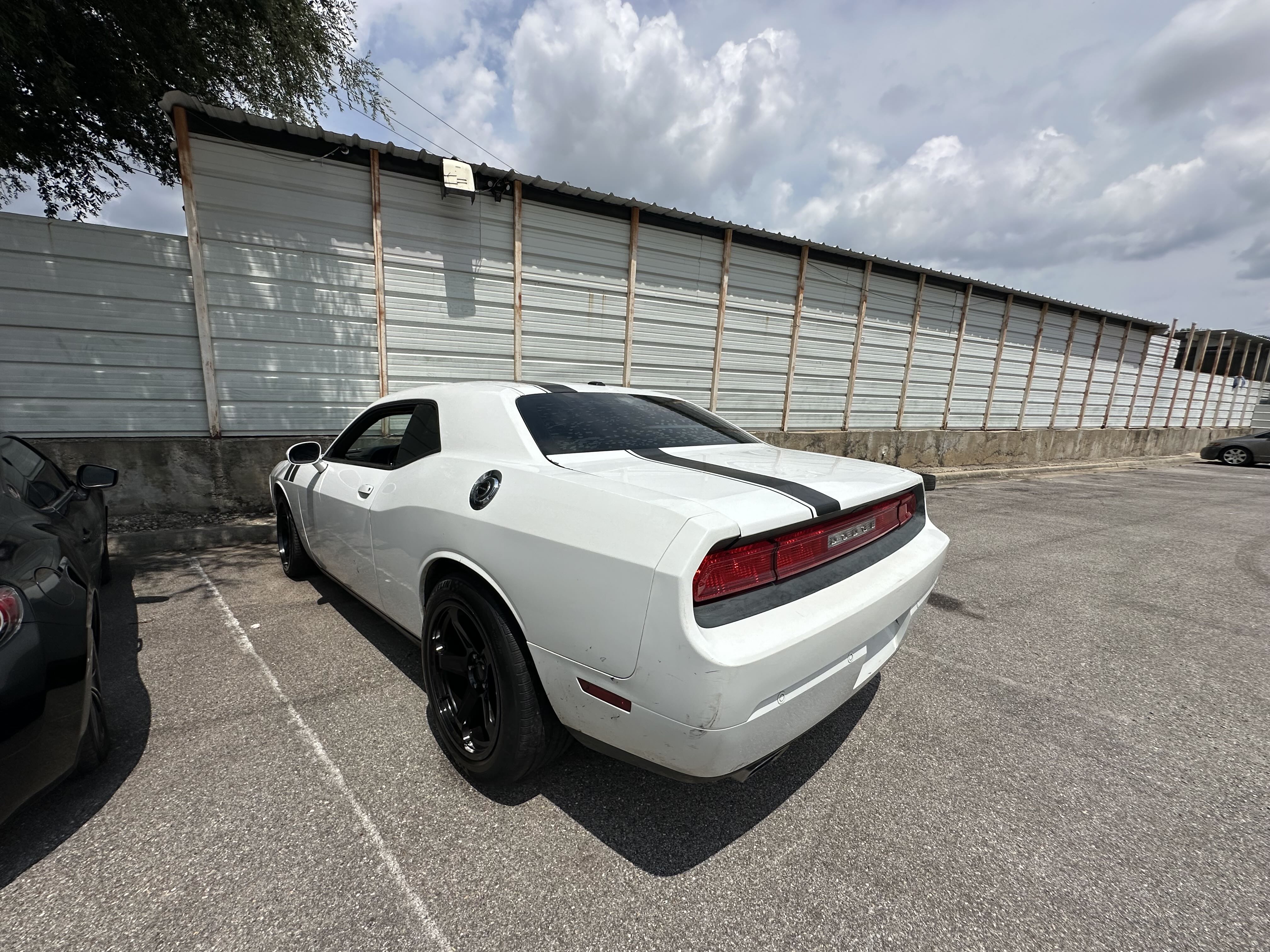 2013 Dodge Challenger Sxt vin: 2C3CDYAG6DH525100