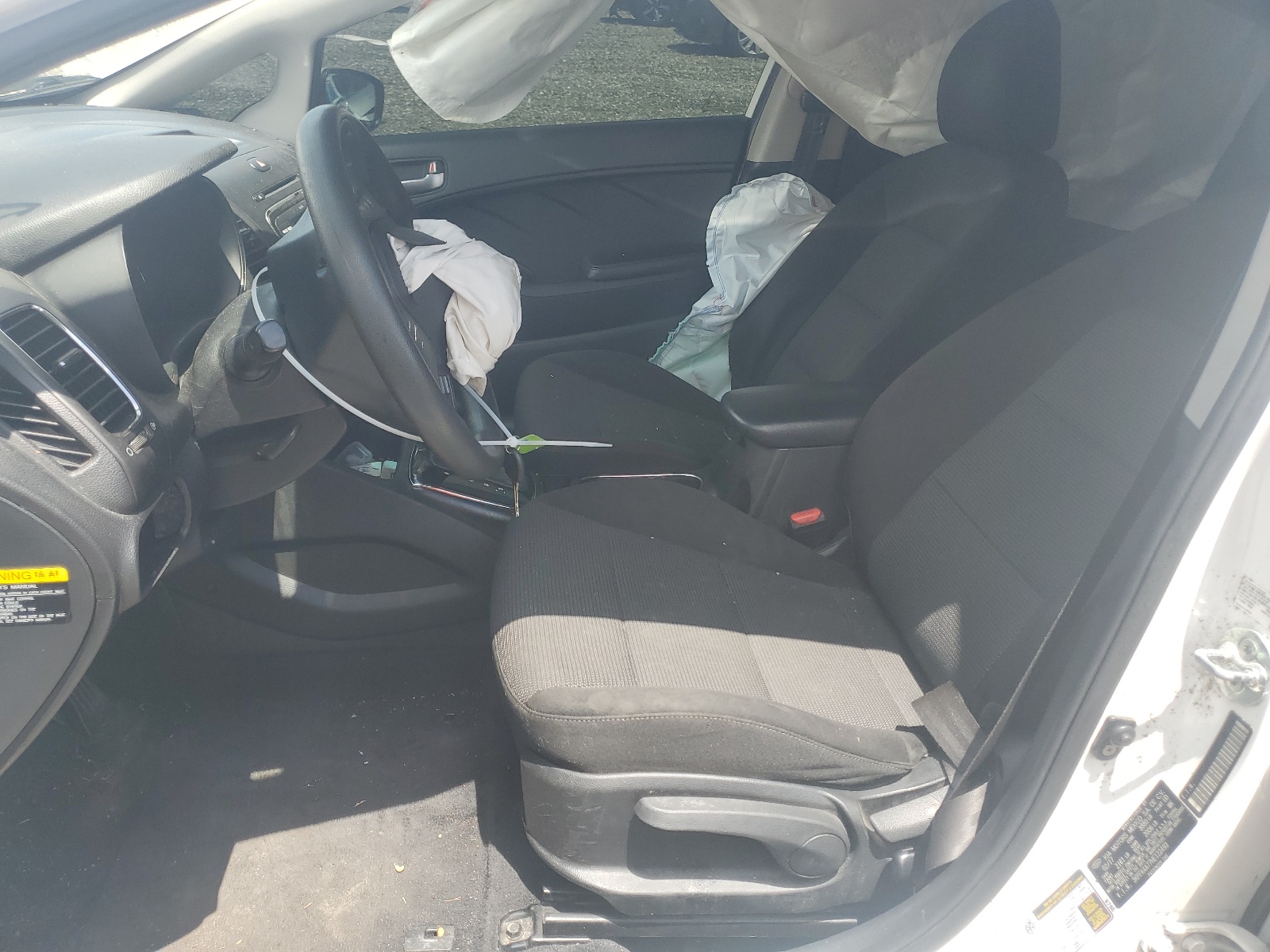 3KPFK4A77HE122493 2017 Kia Forte Lx