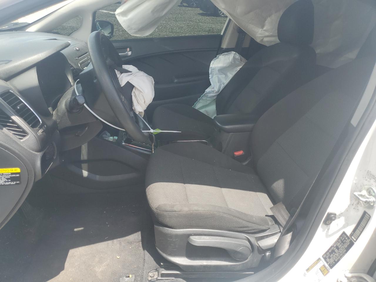 2017 Kia Forte Lx VIN: 3KPFK4A77HE122493 Lot: 63256054