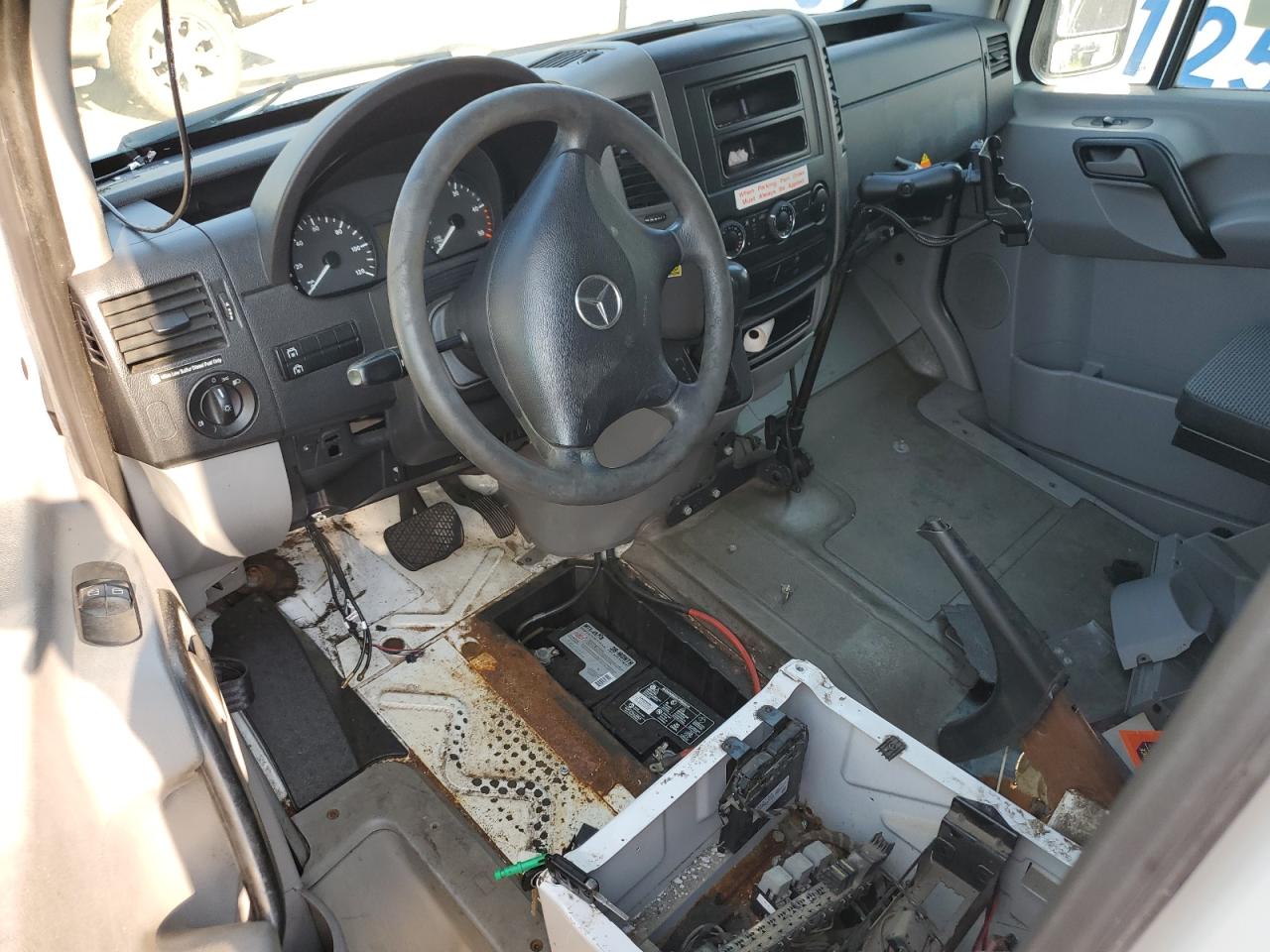 2012 Mercedes-Benz Sprinter 2500 VIN: WD3PE8CB4C5704134 Lot: 63483284