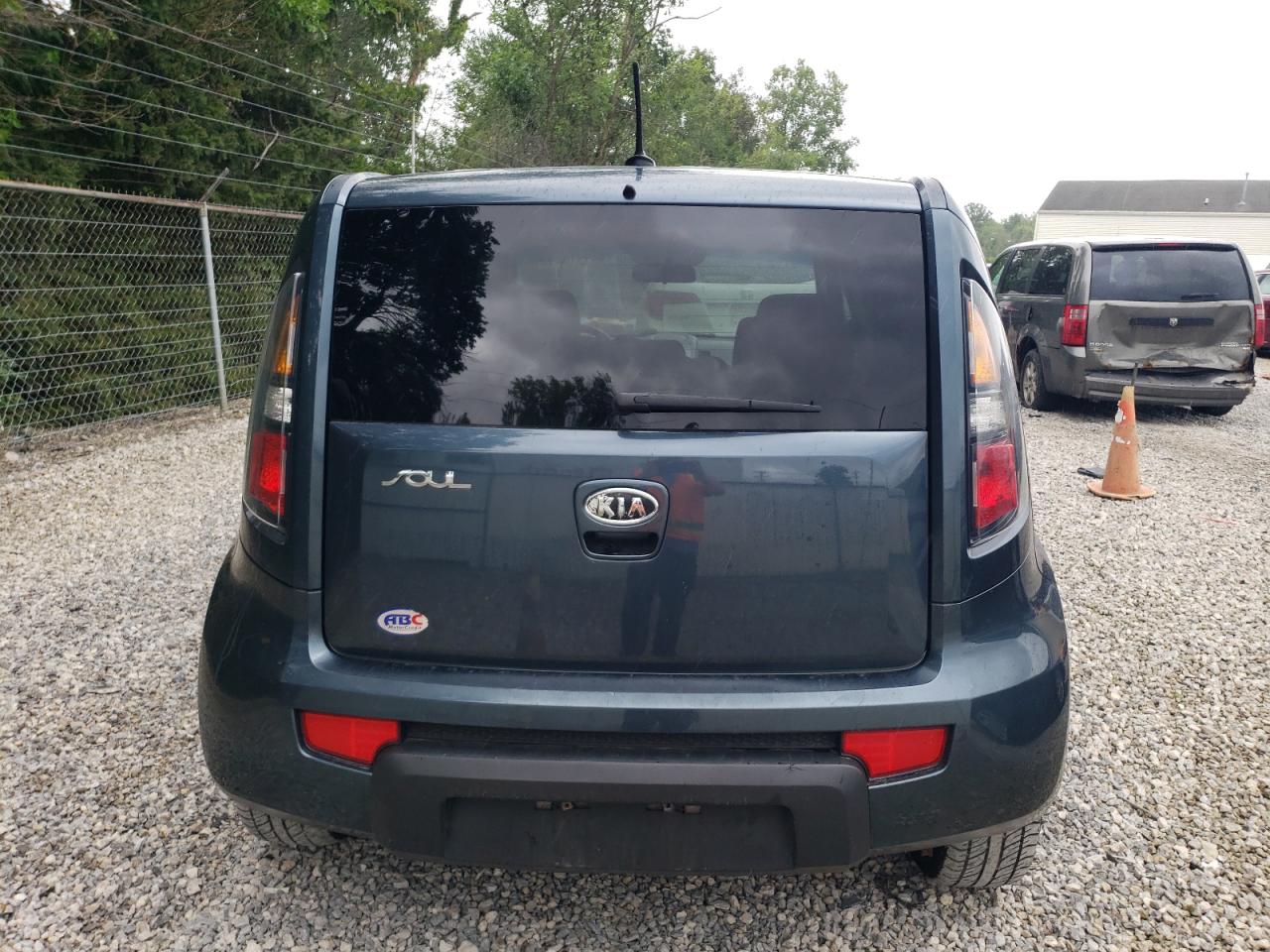 2011 Kia Soul + VIN: KNDJT2A2XB7254185 Lot: 62441824