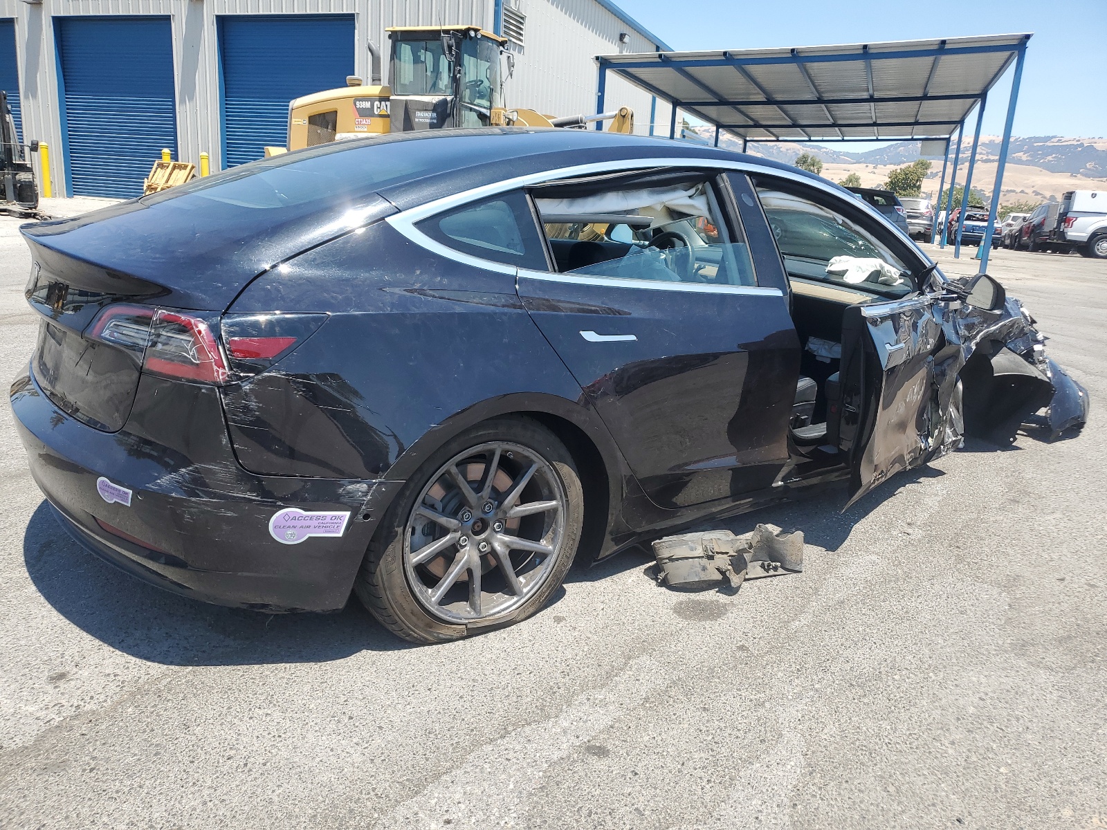 2018 Tesla Model 3 vin: 5YJ3E1EA7JF070233