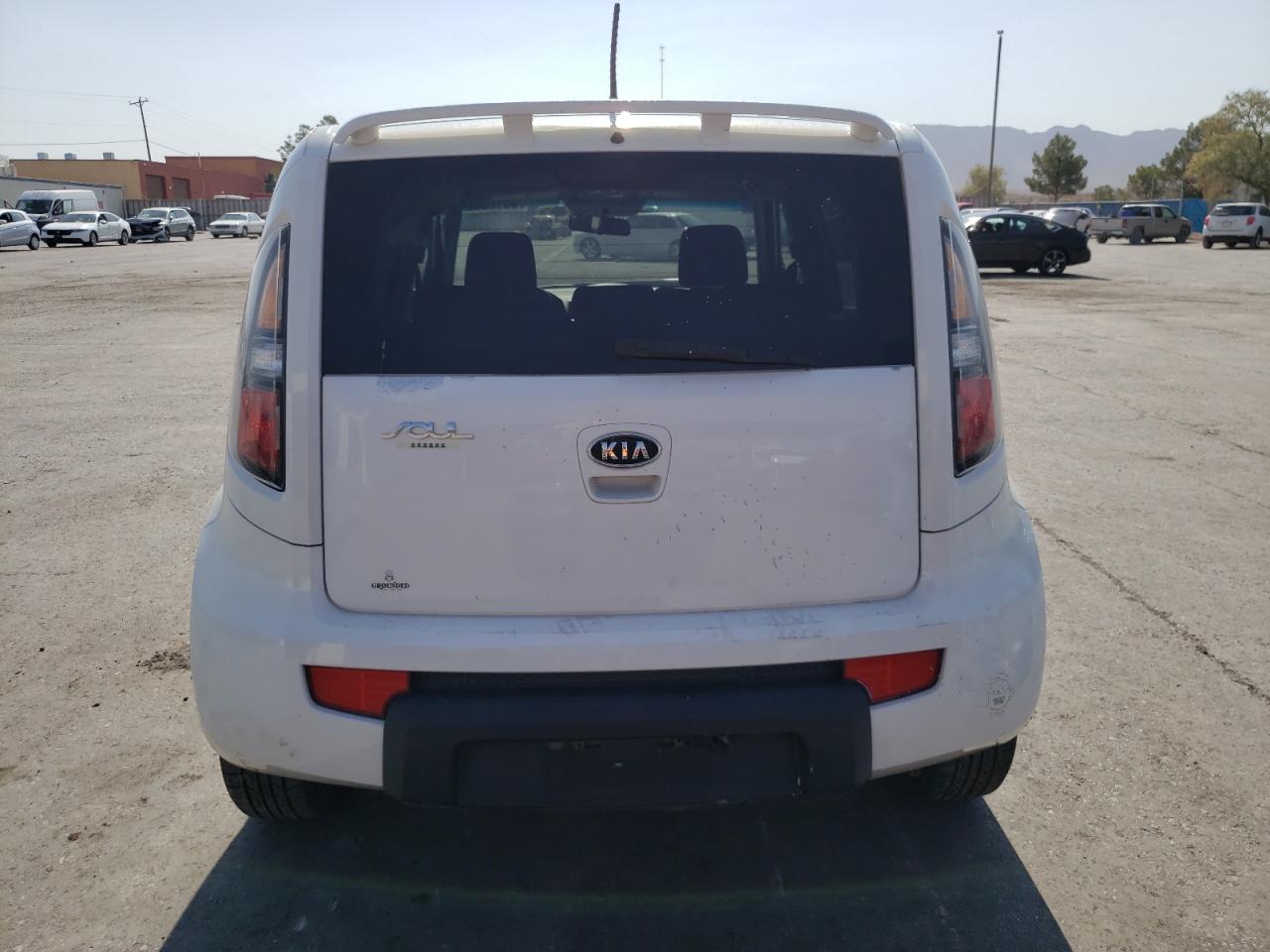 2010 Kia Soul + VIN: KNDJT2A2XA7164193 Lot: 74202454