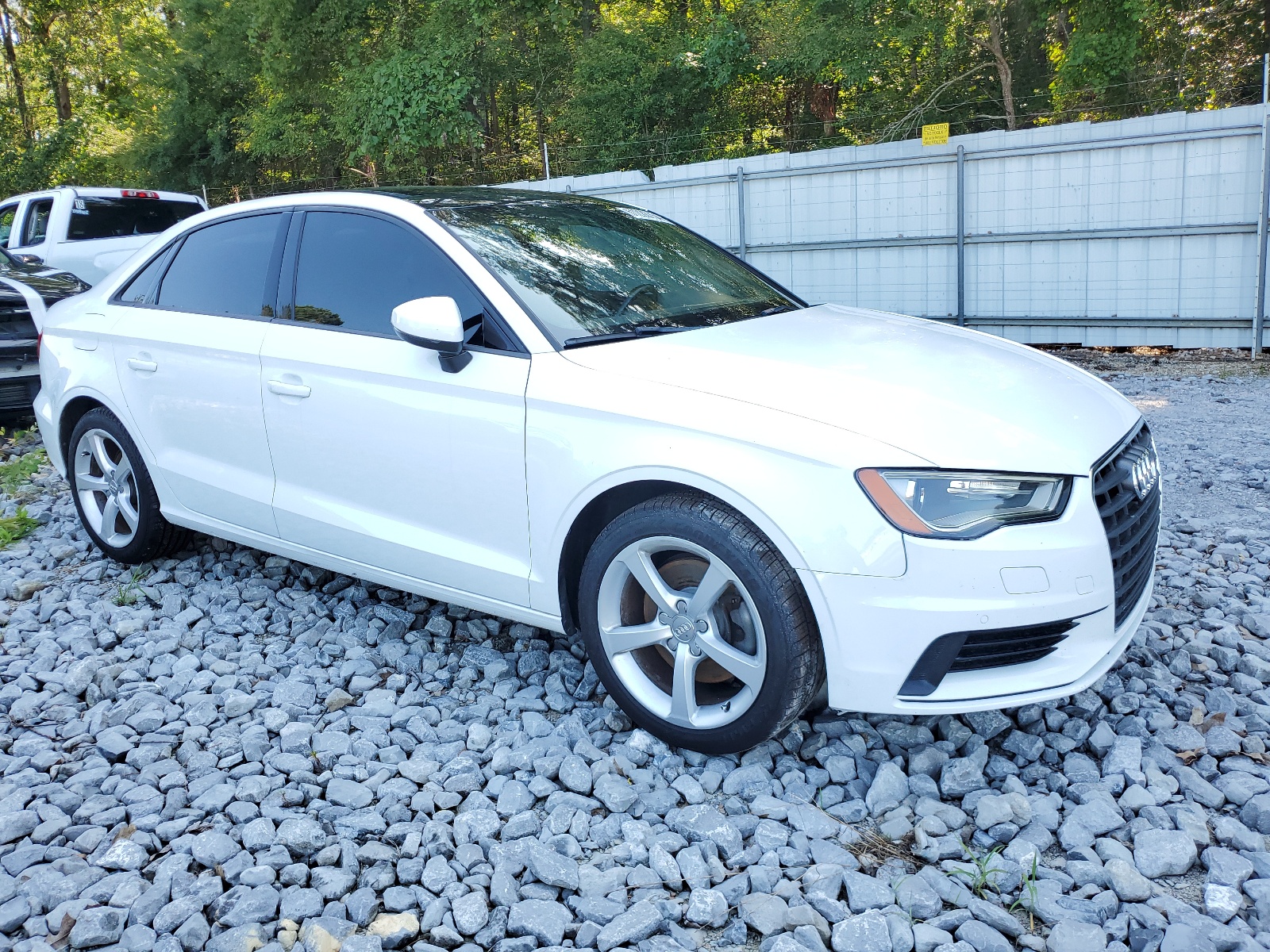 2016 Audi A3 Premium vin: WAUA7GFF3G1004274