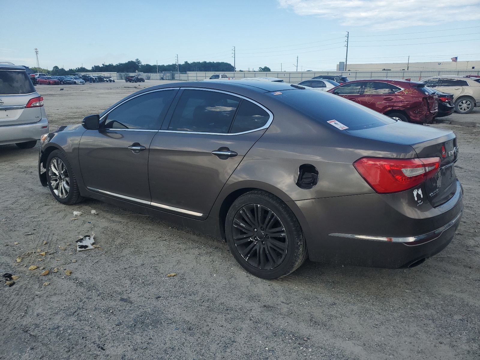 2014 Kia Cadenza Premium vin: KNALN4D71E5130339