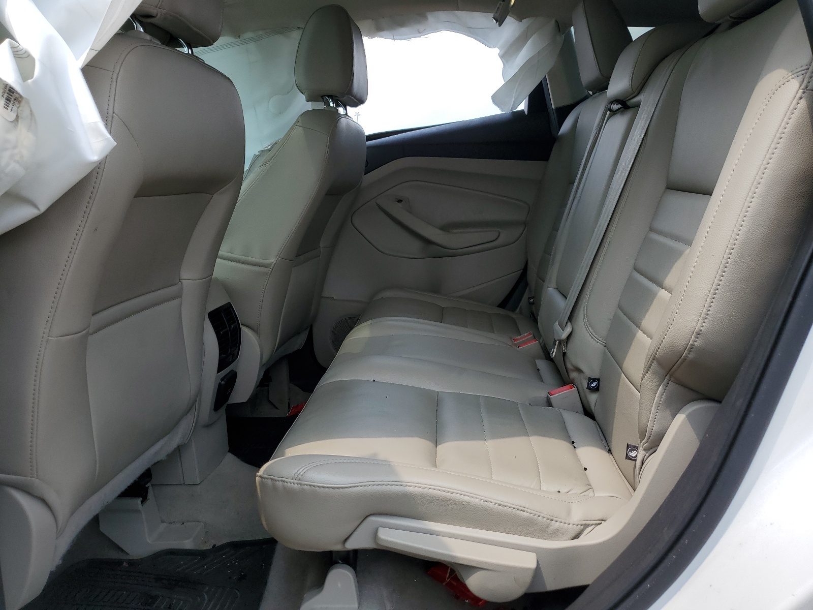 1FMCU9J97FUB22547 2015 Ford Escape Titanium