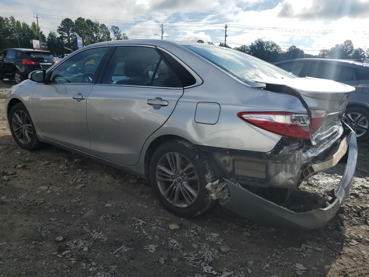 4T1BF1FK0FU966318 2015 TOYOTA CAMRY - Image 2