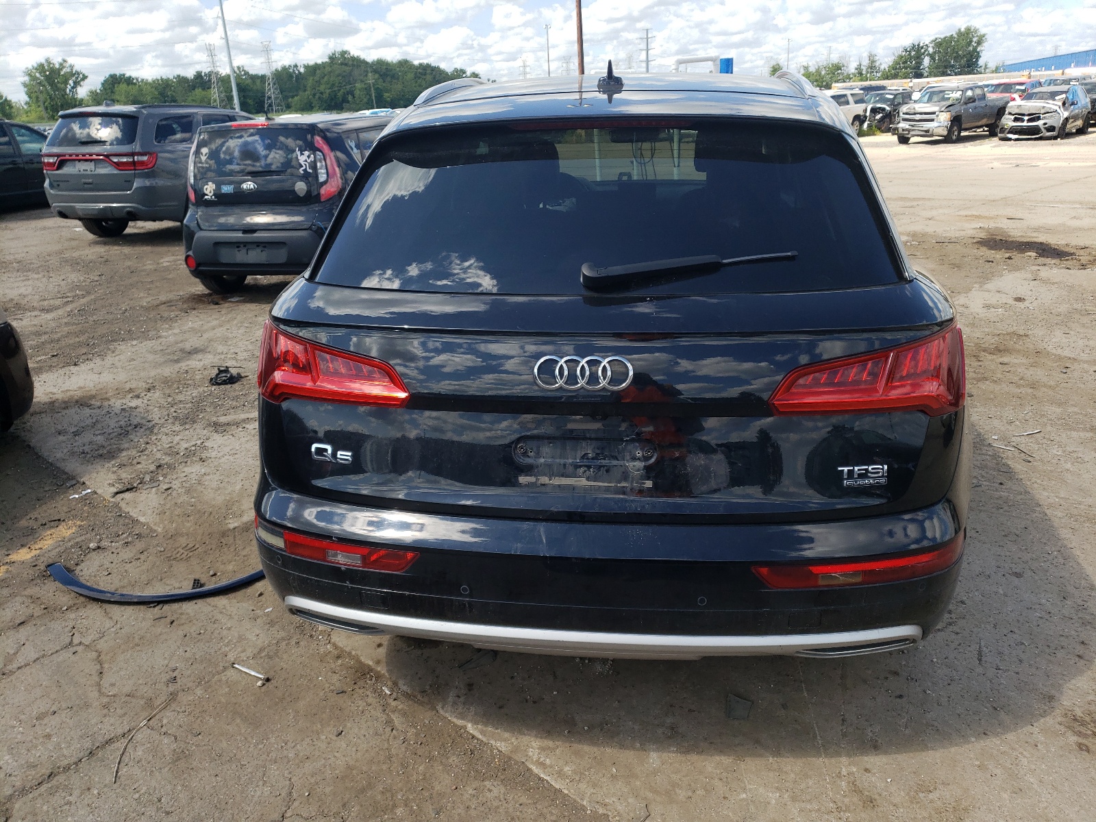 WA1ANAFY7J2006015 2018 Audi Q5 Premium