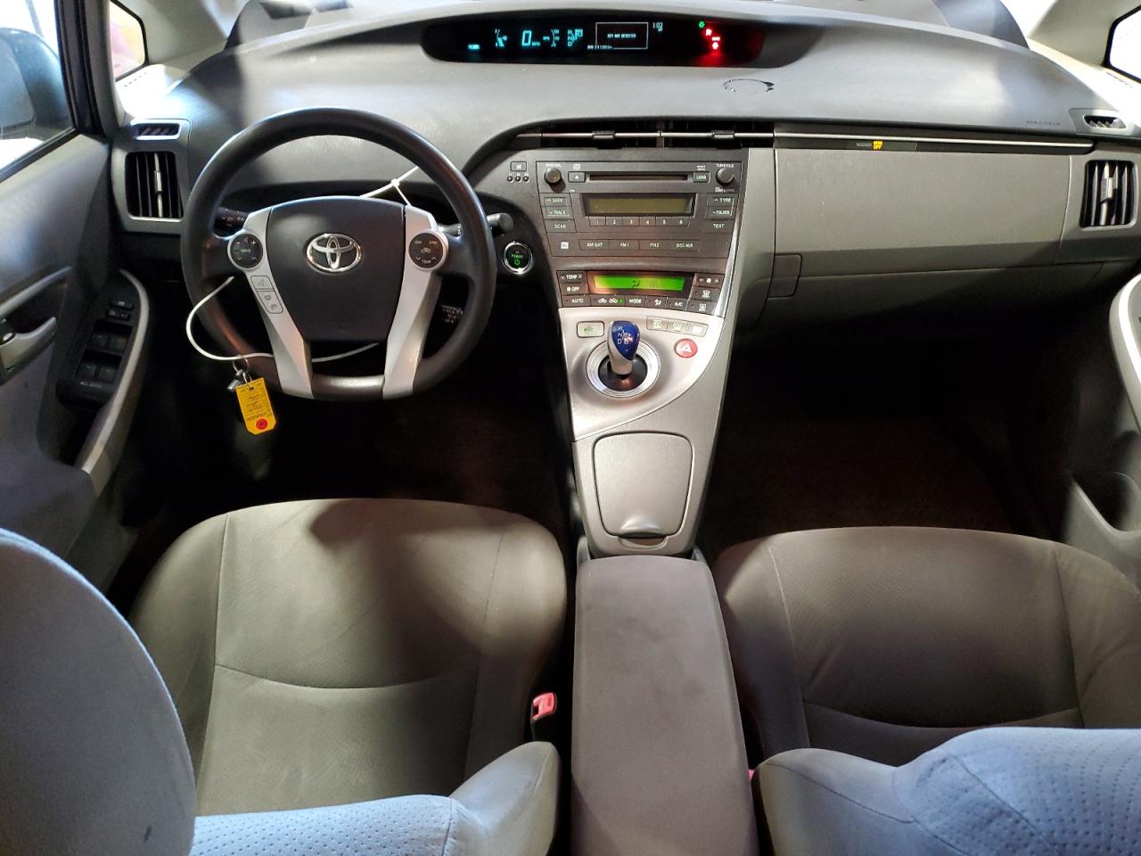 2011 Toyota Prius - Image 8