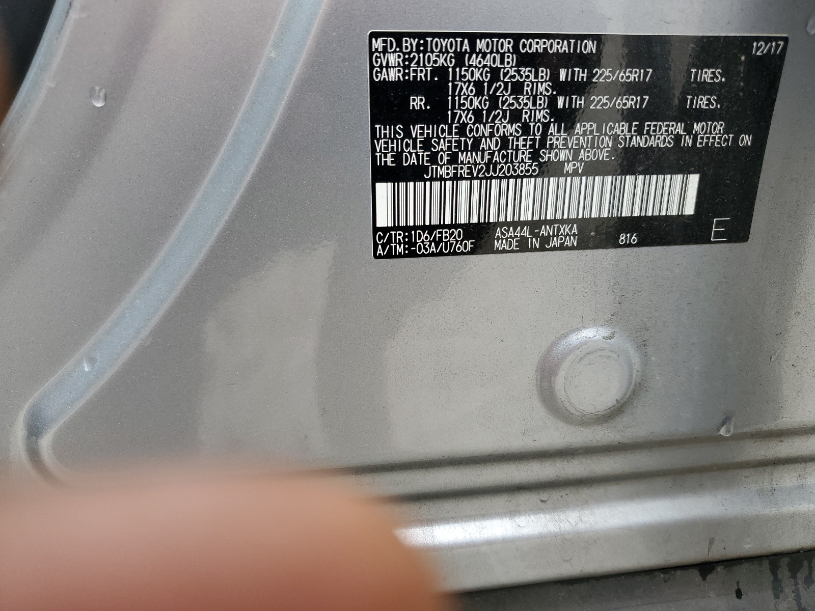 JTMBFREV2JJ203855 2018 Toyota Rav4 Le