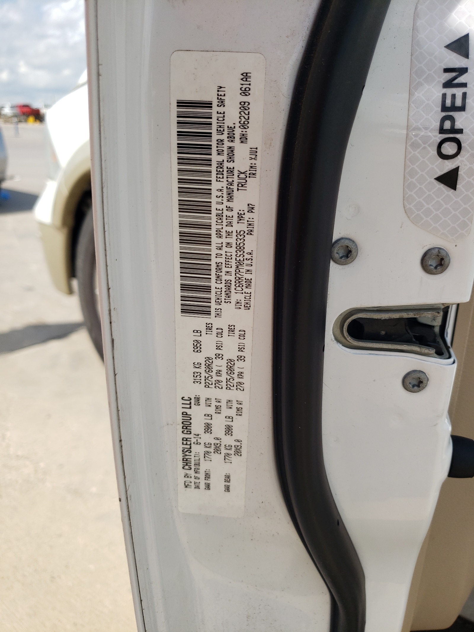 1C6RR7PM0ES385335 2014 Ram 1500 Longhorn