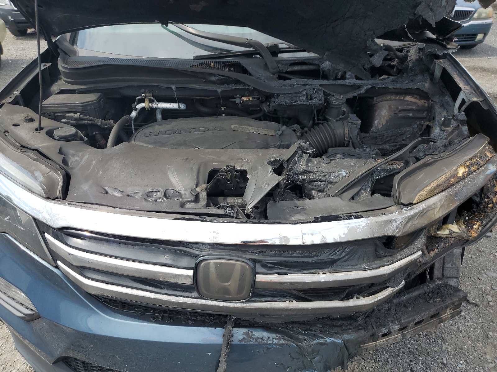 5FNYF6H9XHB052398 2017 Honda Pilot Touring