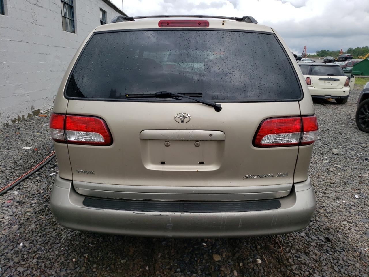 2002 Toyota Sienna Le VIN: 4T3ZF13C42U491656 Lot: 63476684