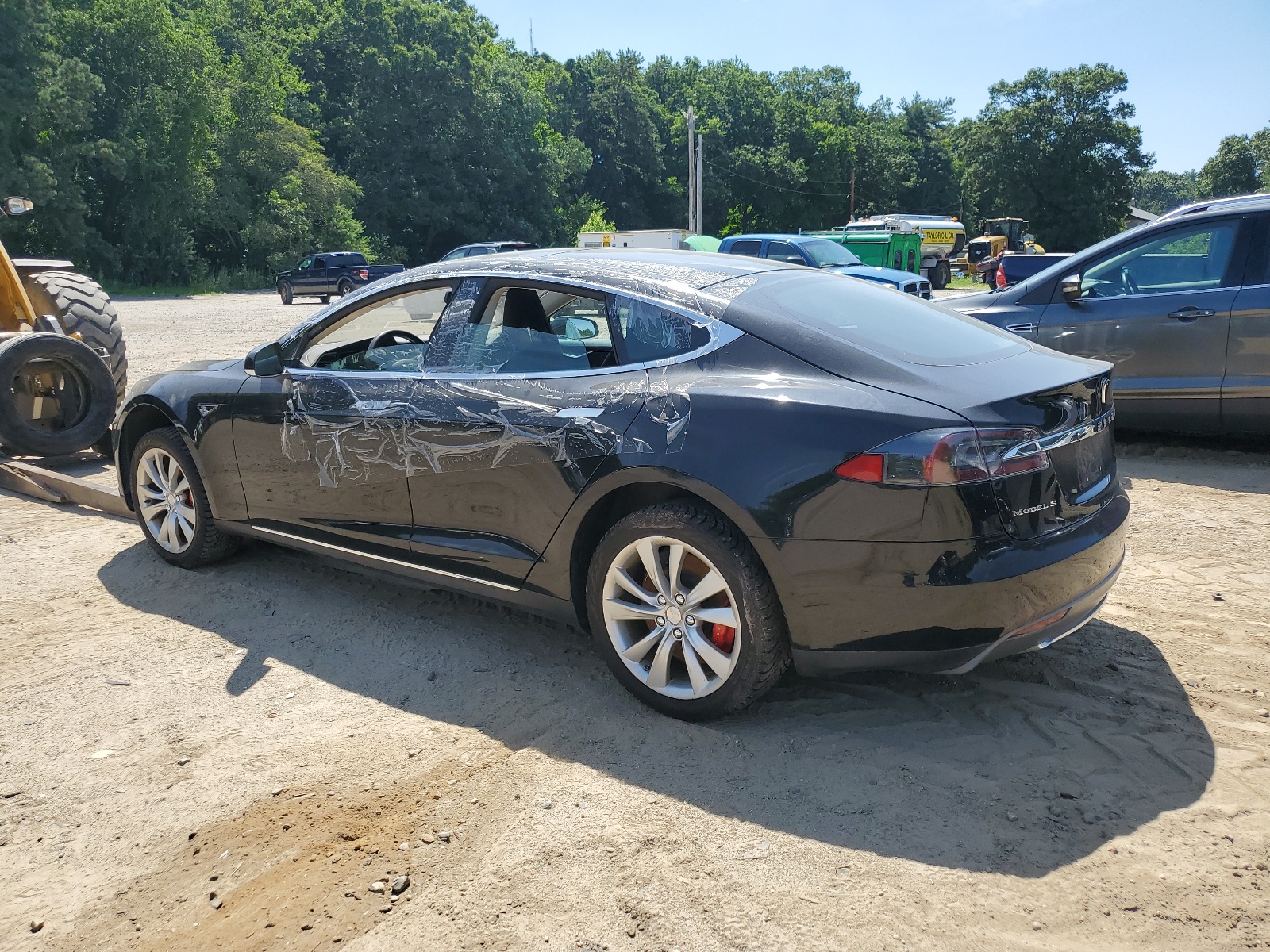 2014 Tesla Model S vin: 5YJSA1H16EFP35115