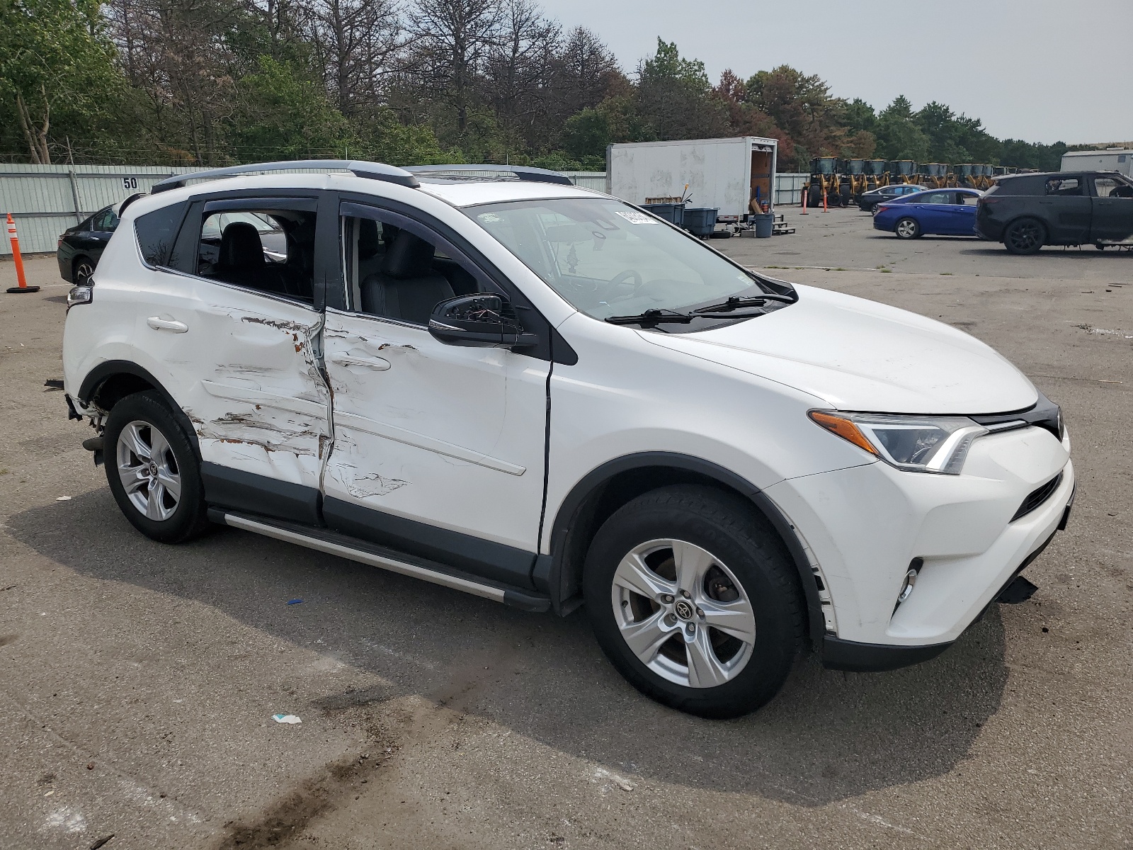 2017 Toyota Rav4 Xle vin: 2T3RFREV4HW561162