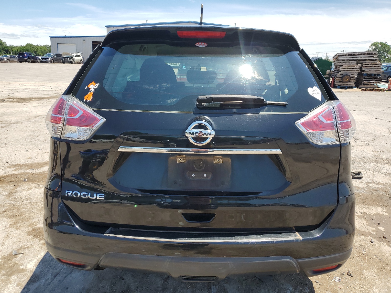 2016 Nissan Rogue S vin: 5N1AT2MT9GC801333