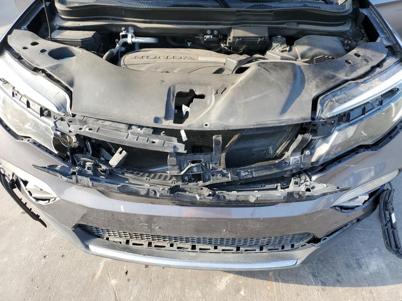 2017 Honda Pilot Touring VIN: 5FNYF5H94HB015812 Lot: 64222874