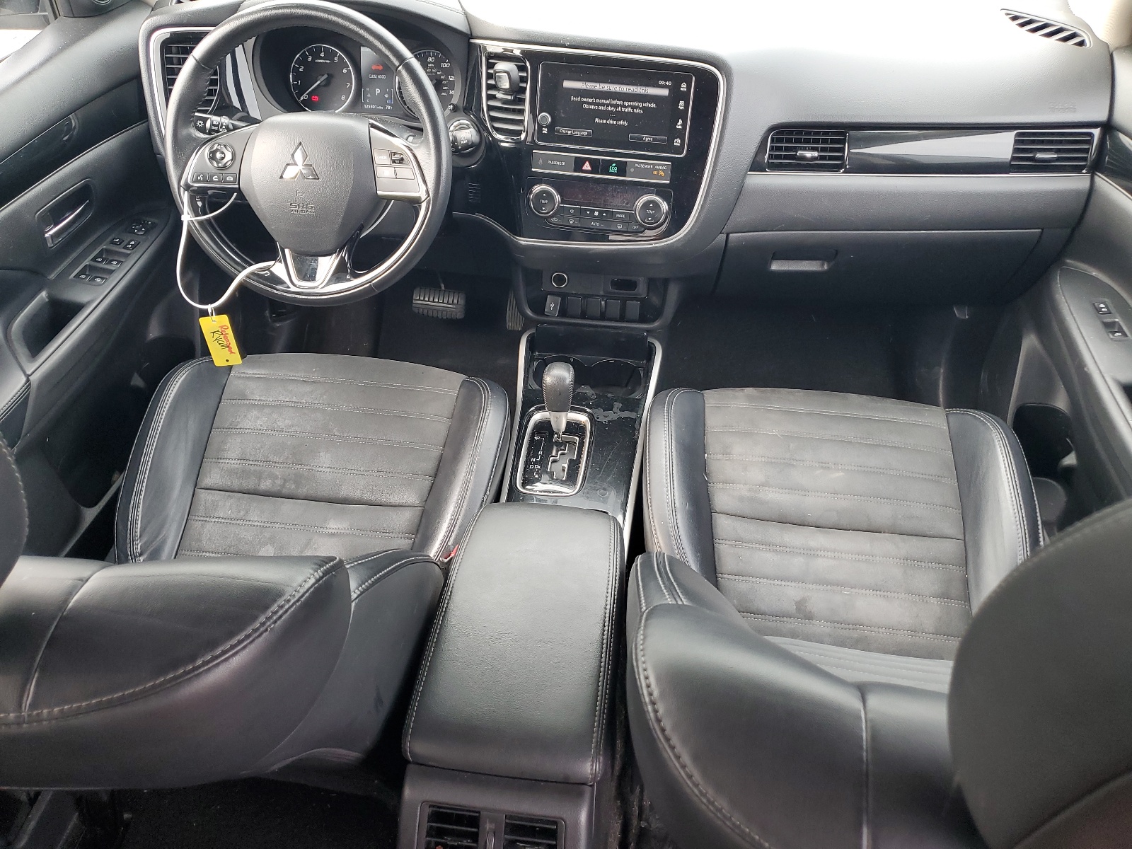 JA4AZ3A38KZ043627 2019 Mitsubishi Outlander Se