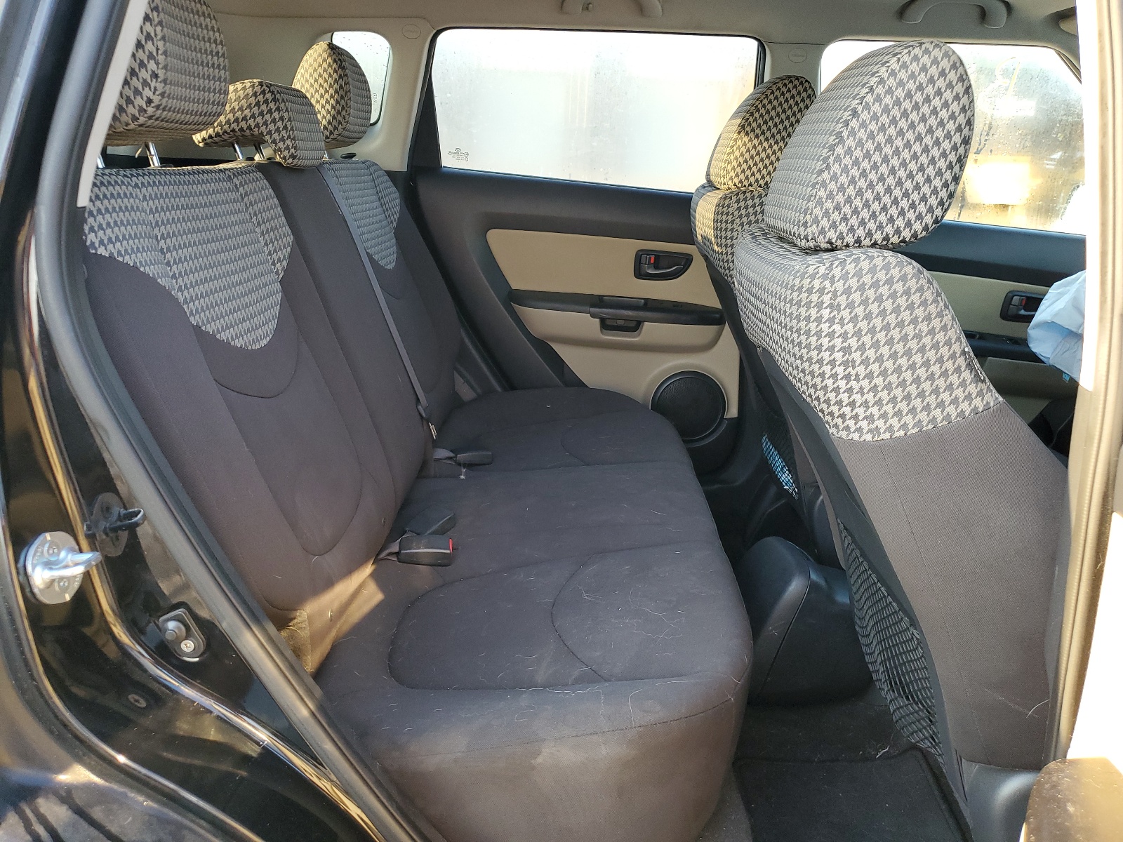 KNDJT2A25B7203015 2011 Kia Soul +