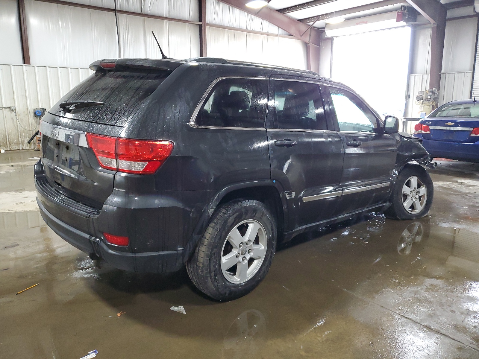 1J4RR4GG5BC669559 2011 Jeep Grand Cherokee Laredo