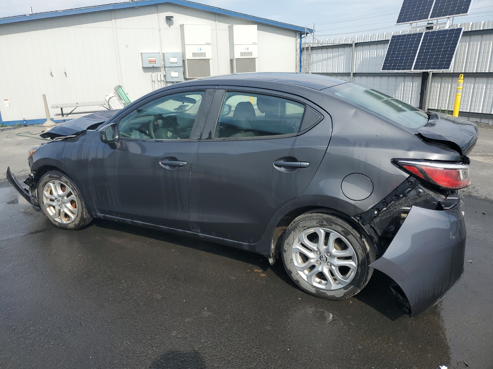 2018 Toyota Yaris Ia vin: 3MYDLBYVXJY303624