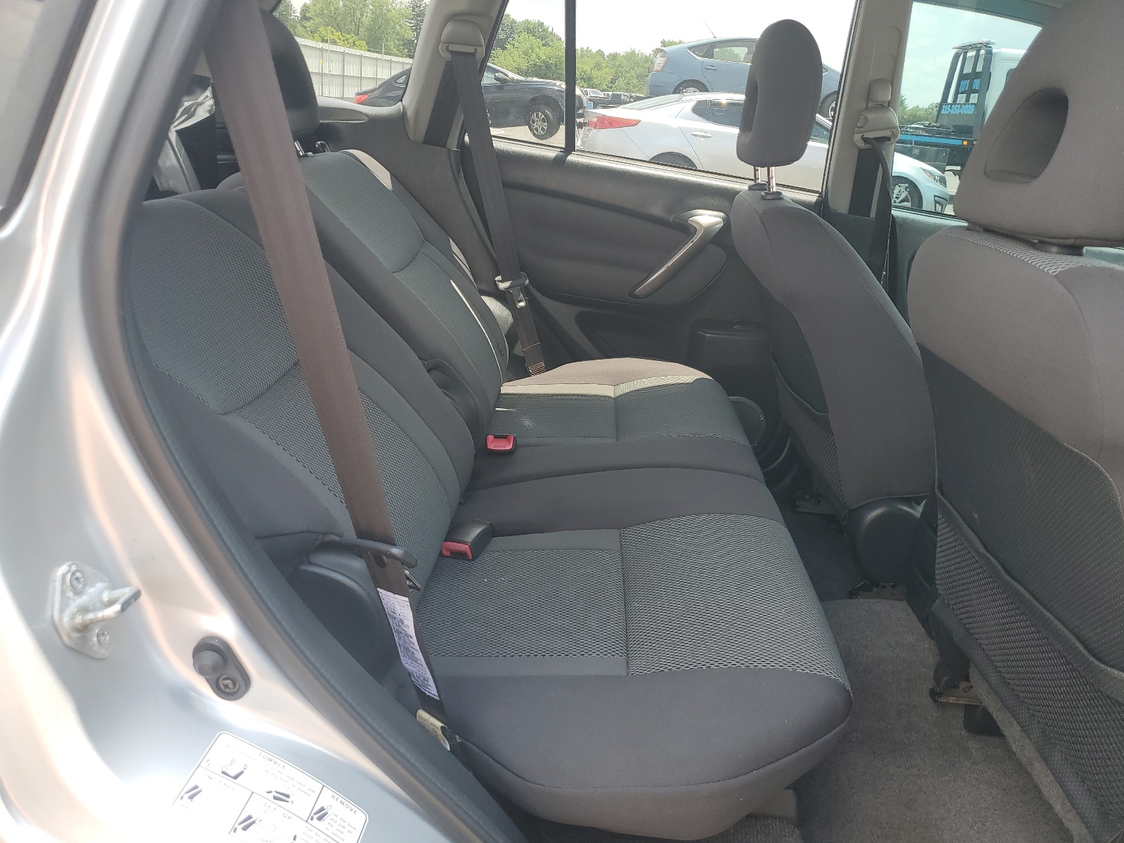 JTEHD20V240018631 2004 Toyota Rav4