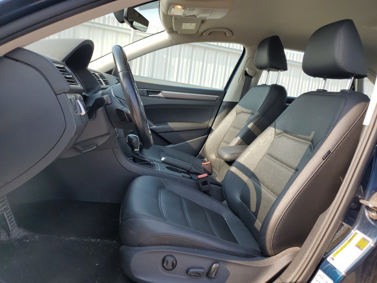 1VWAA7A39JC029125 2018 Volkswagen Passat S