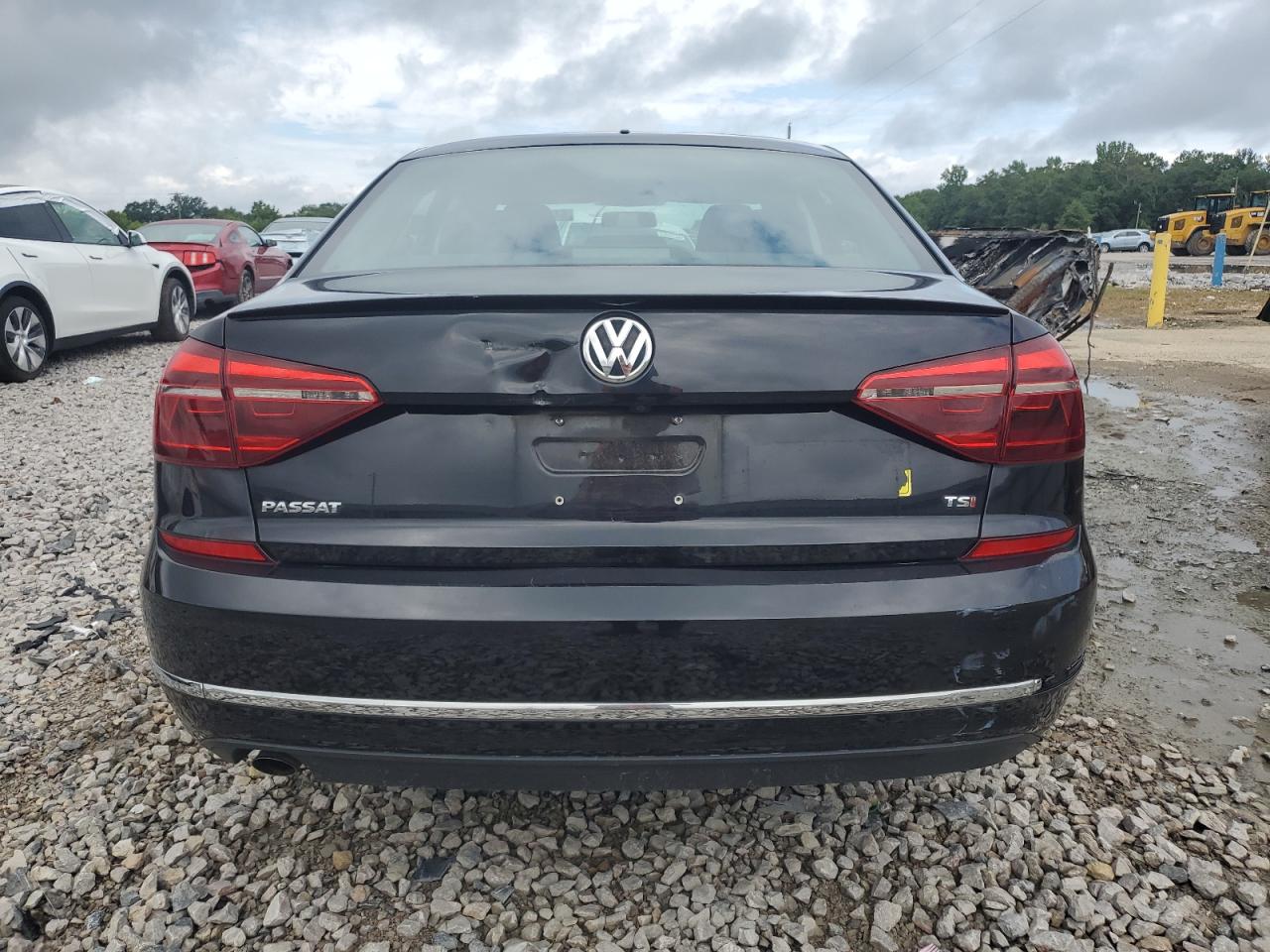 2018 Volkswagen Passat S VIN: 1VWAA7A32JC004342 Lot: 64073414