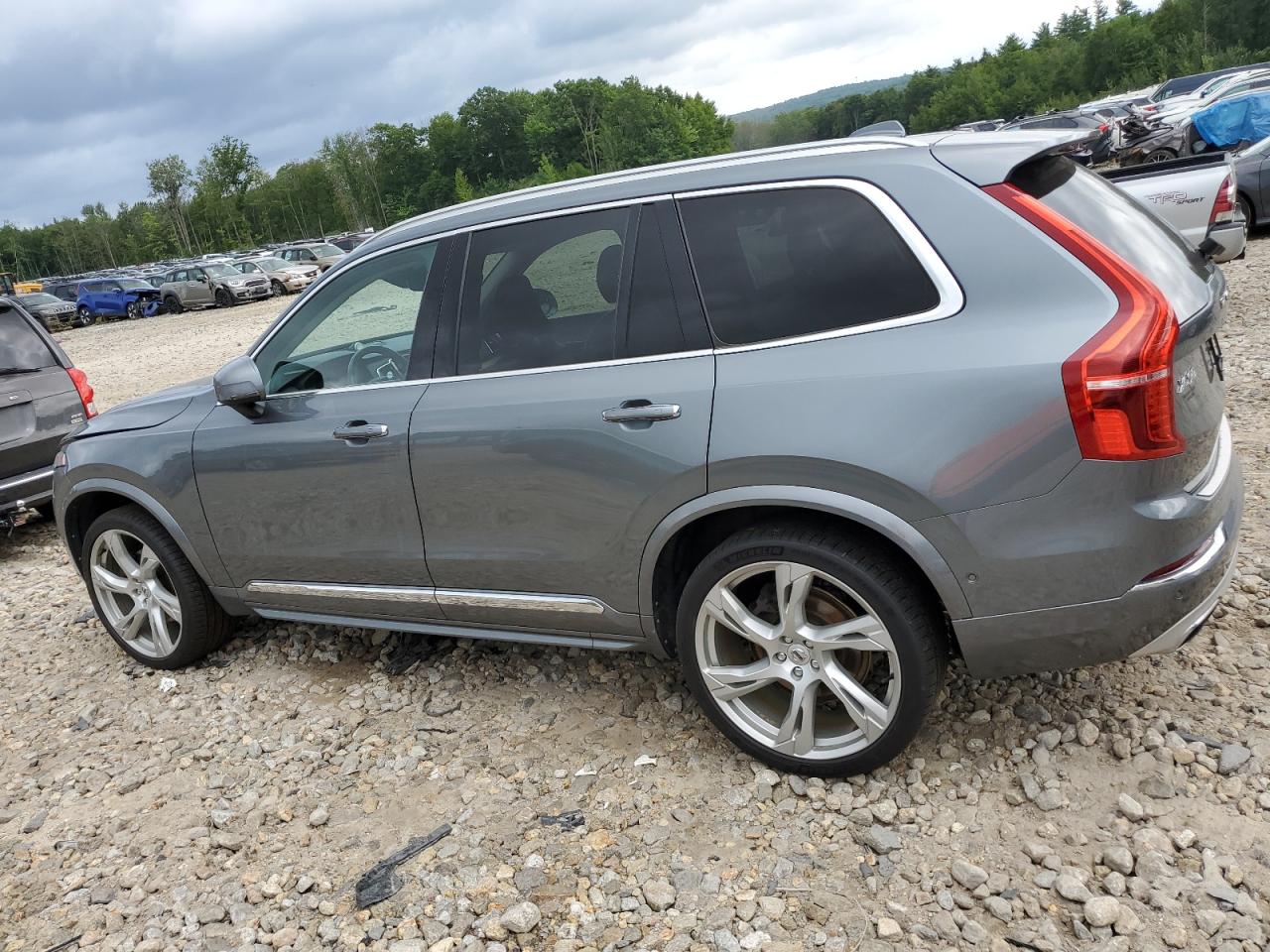 YV4A22PL6J1334486 2018 VOLVO XC90 - Image 2