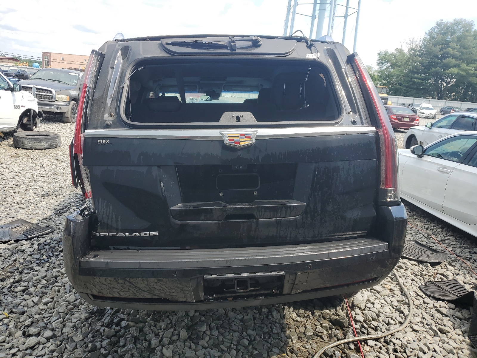 1GYS4BKJ6HR110647 2017 Cadillac Escalade Luxury