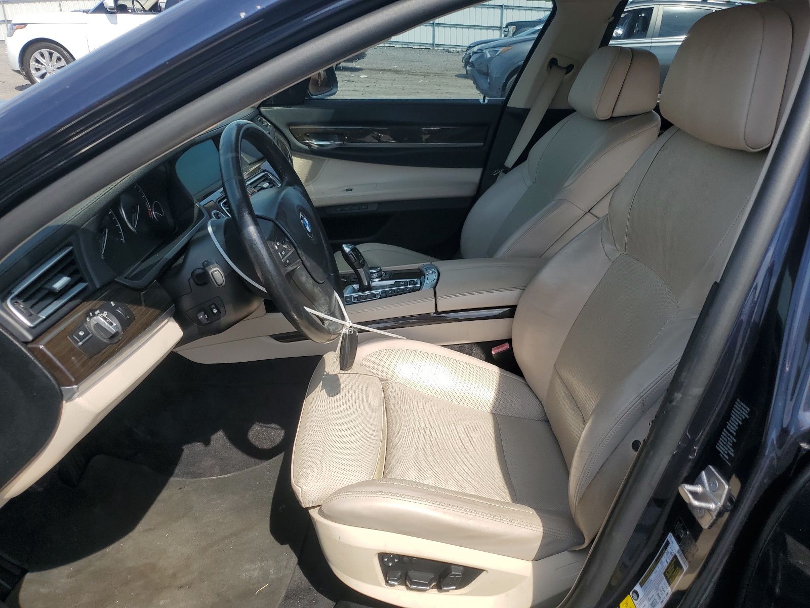 WBAKC8C52BC433131 2011 BMW 750 Lxi