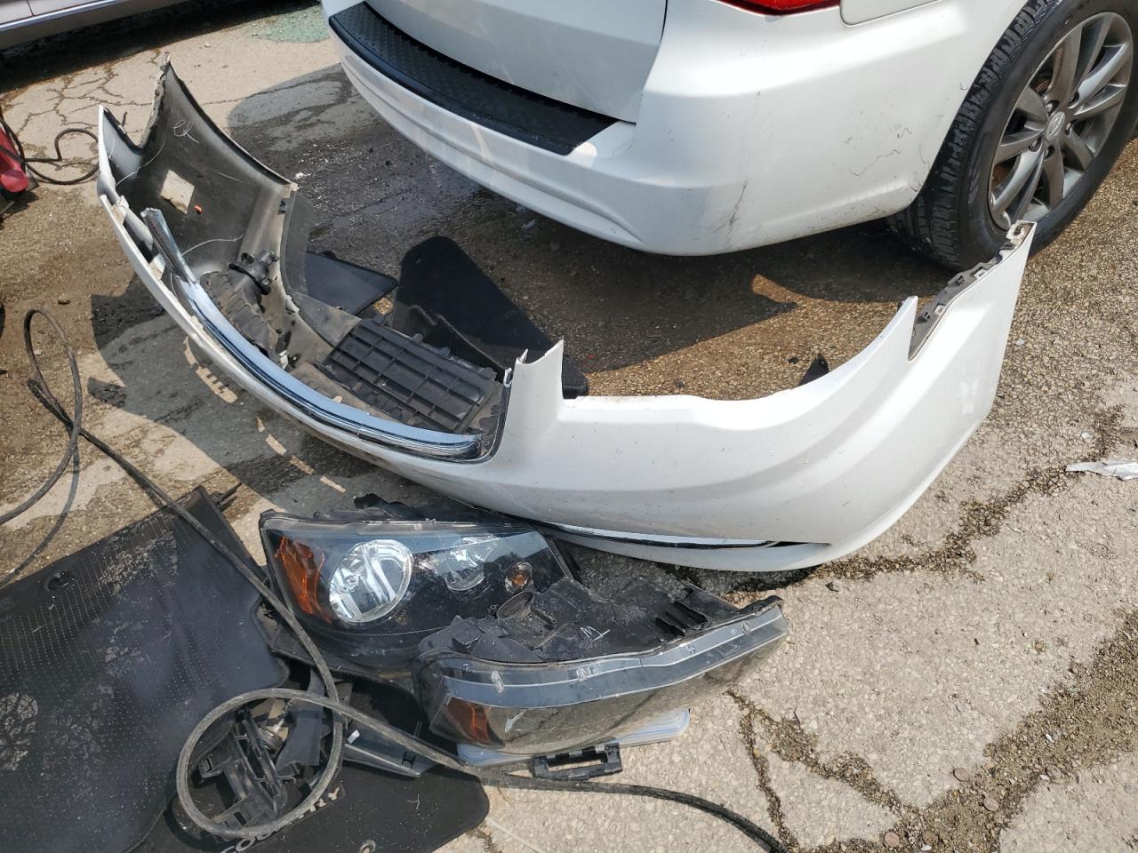 2015 Chrysler Town & Country S VIN: 2C4RC1HG1FR645888 Lot: 64104314