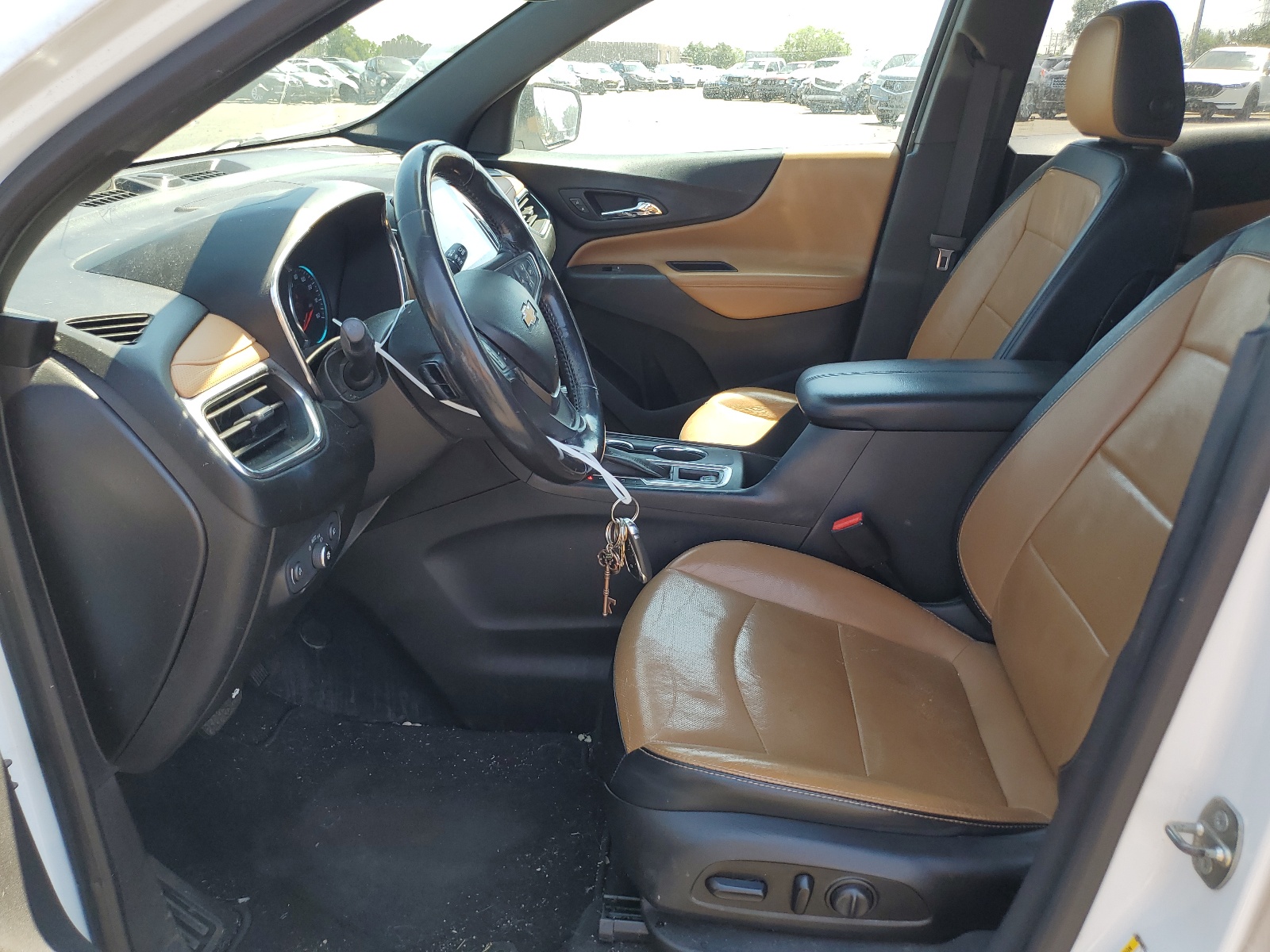 2GNAXVEV2J6219172 2018 Chevrolet Equinox Premier