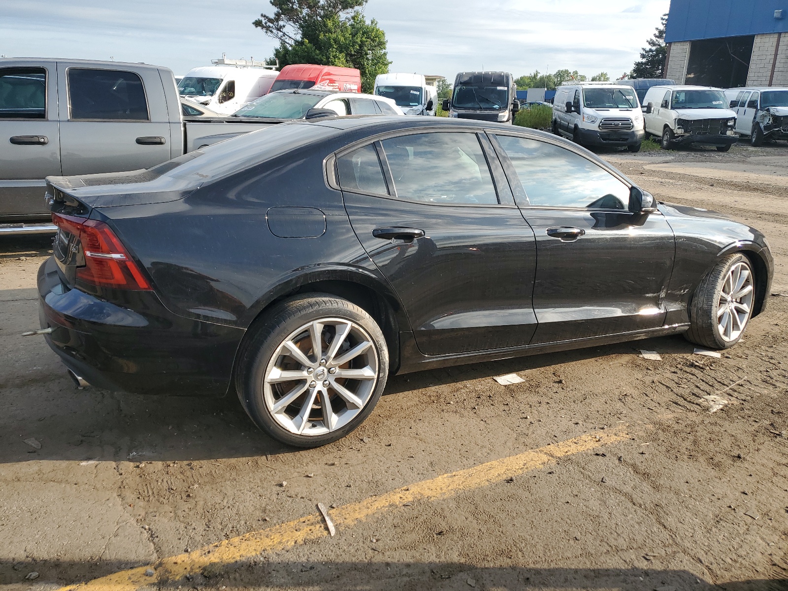 7JRA22TKXLG051607 2020 Volvo S60 T6 Momentum