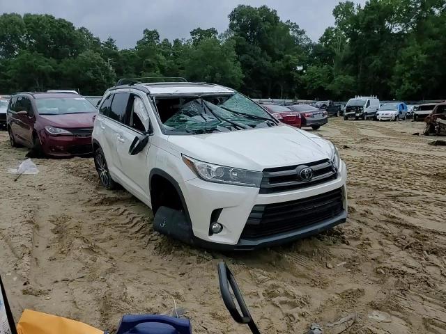 2018 Toyota Highlander Se VIN: 5TDJZRFH3JS546897 Lot: 64315274