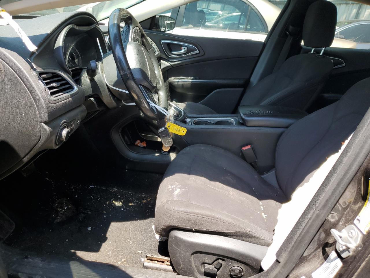 2015 Chrysler 200 Limited VIN: 1C3CCCAB1FN640255 Lot: 63626674