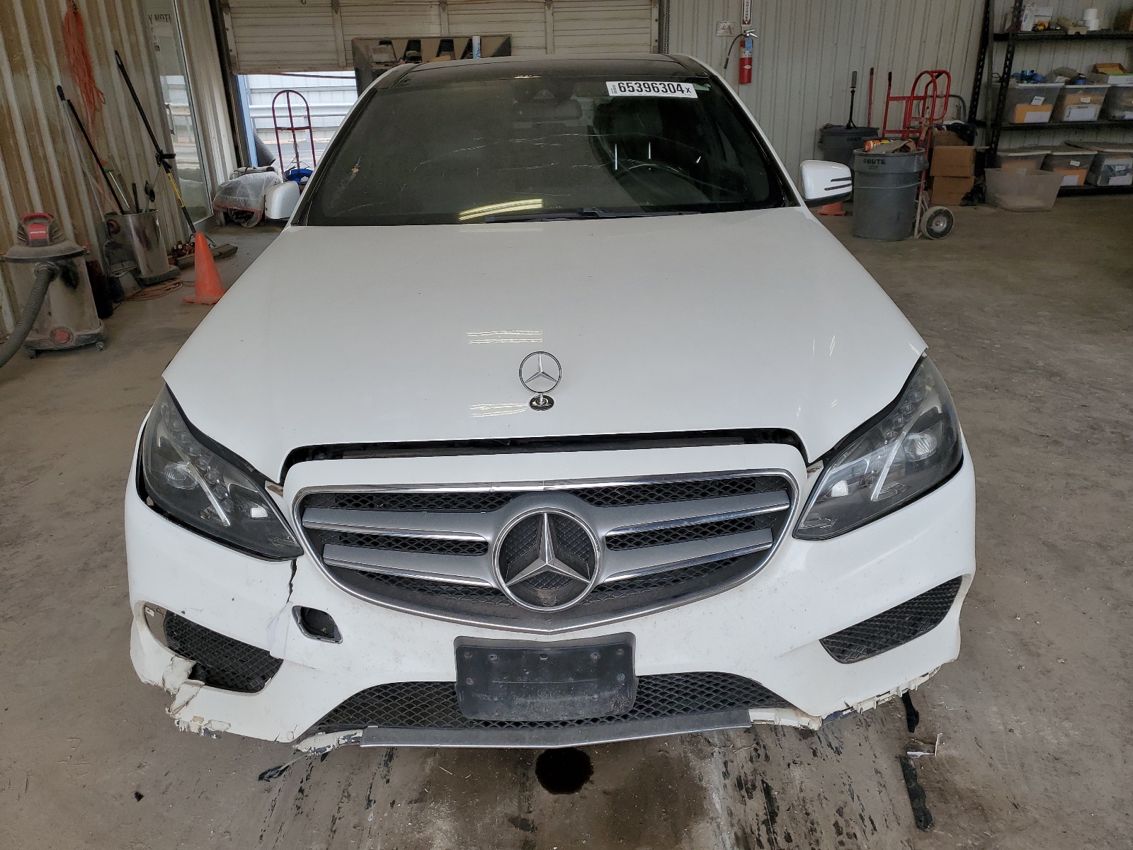 2016 Mercedes-Benz E 350 vin: WDDHF5KB2GB174282