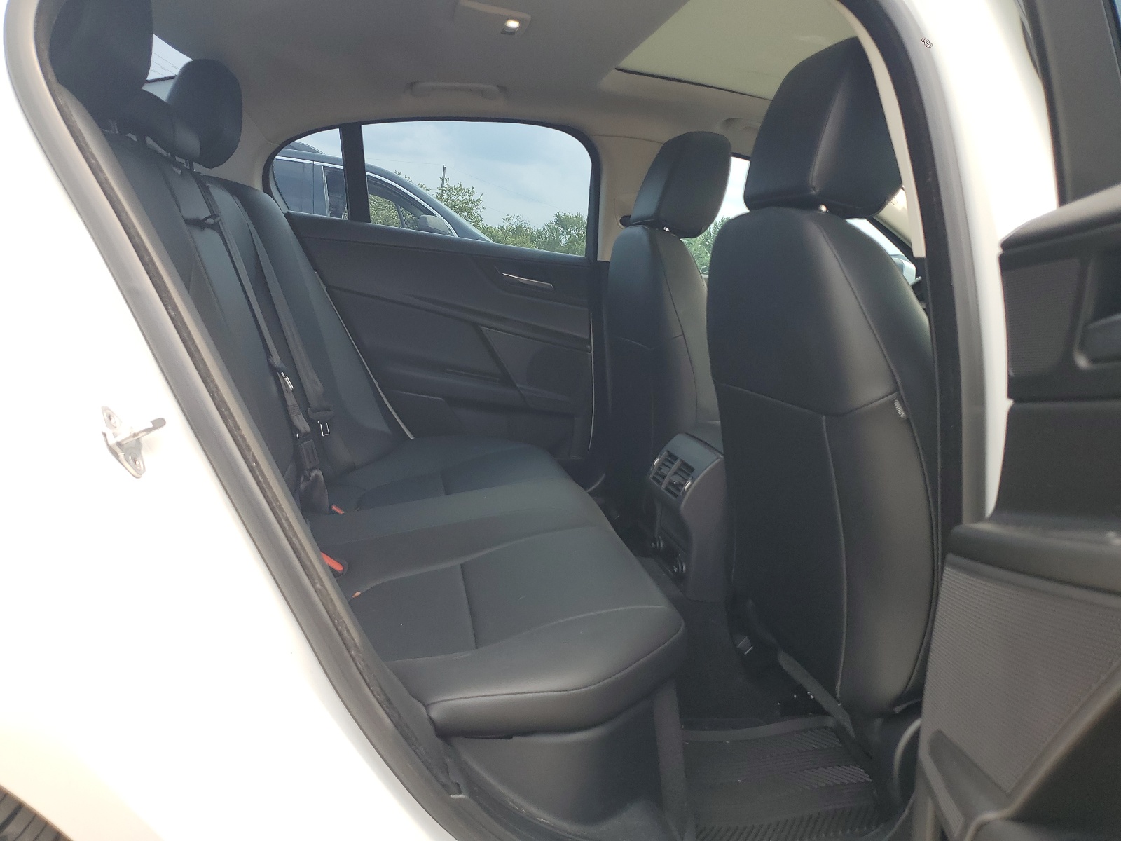 SAJAJ4BV2HA963507 2017 Jaguar Xe Premium