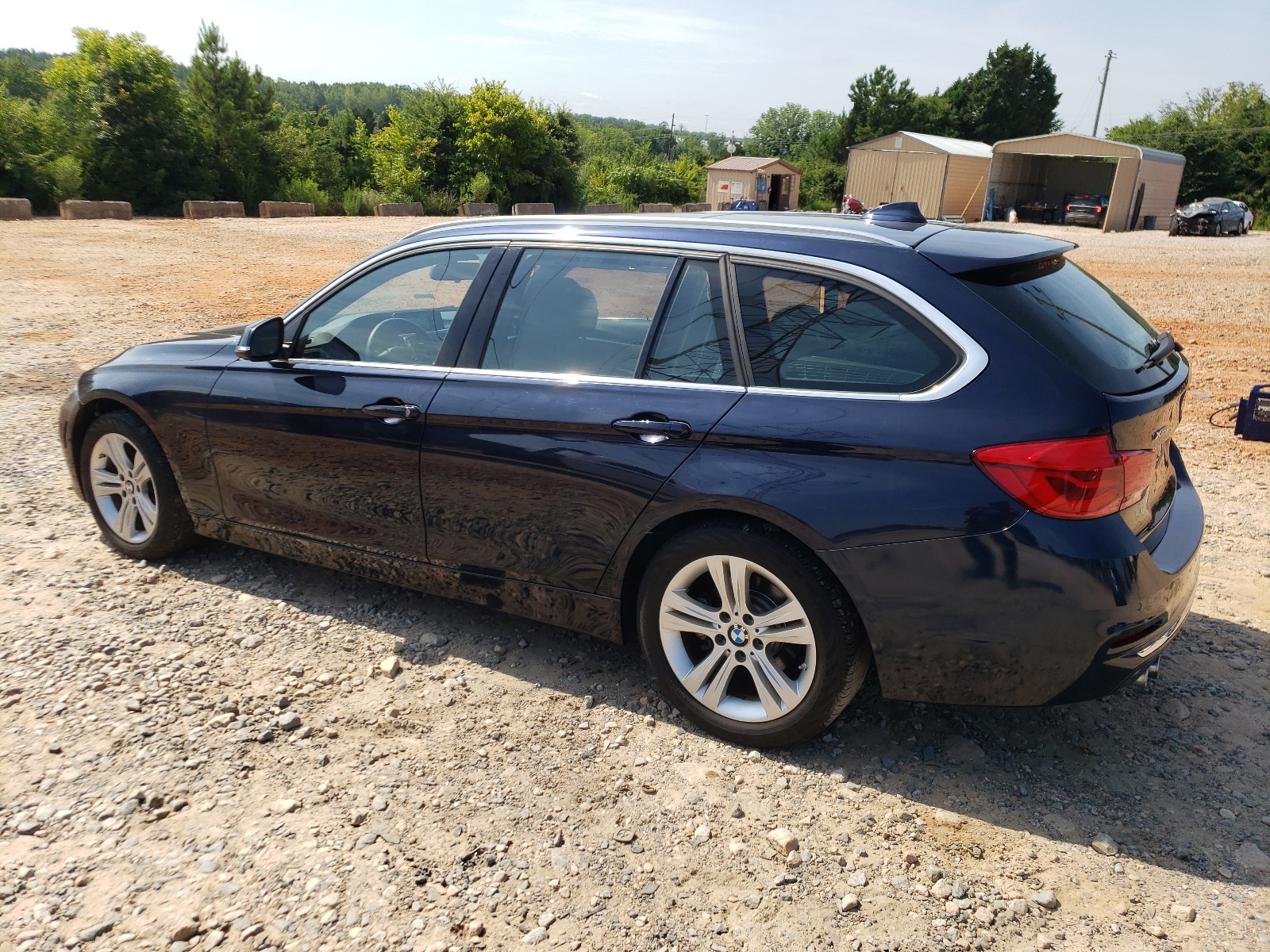 2016 BMW 328 Xi vin: WBA8G5C59GK443052