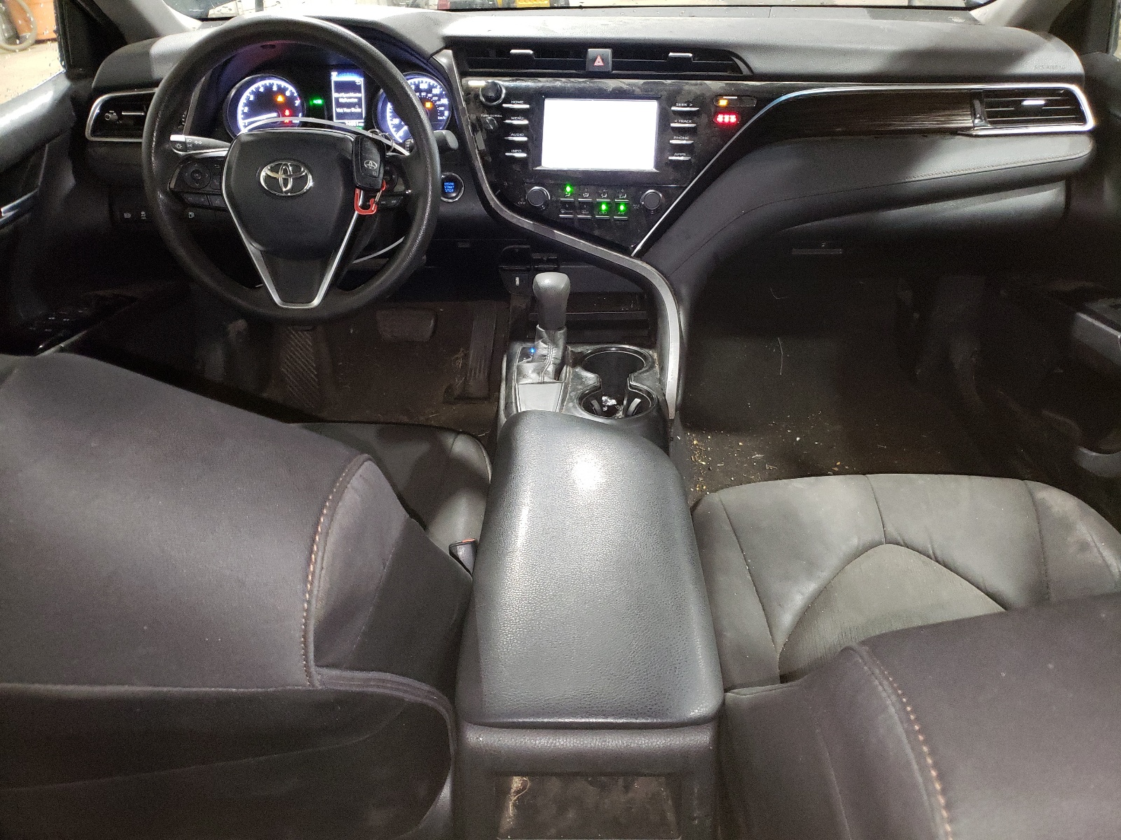 2018 Toyota Camry L vin: 4T1B11HK4JU608708