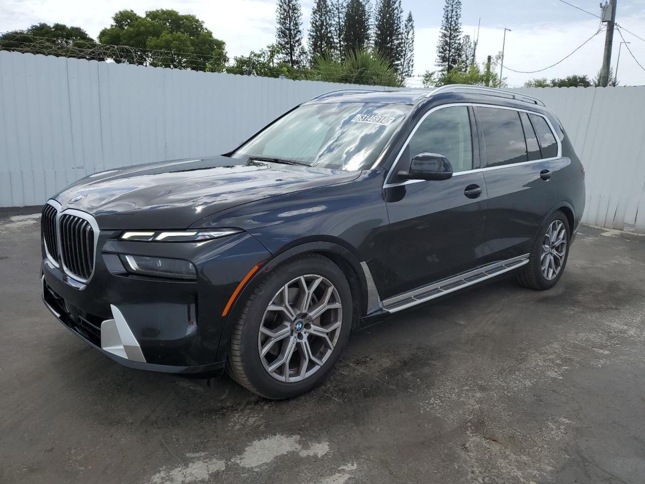 5UX23EM07P9N48606 2023 BMW X7 - Image 1